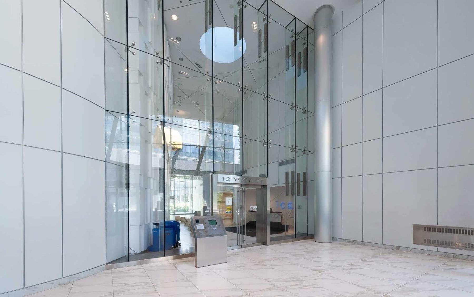 Grand Royal Suites Toronto Exteriör bild
