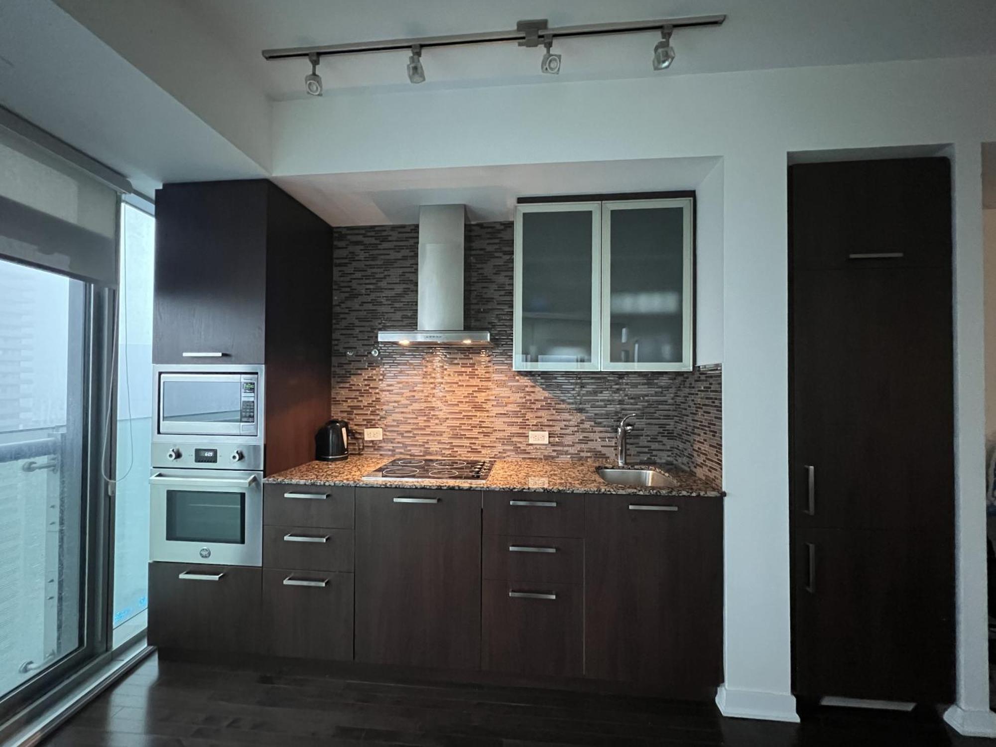 Grand Royal Suites Toronto Exteriör bild